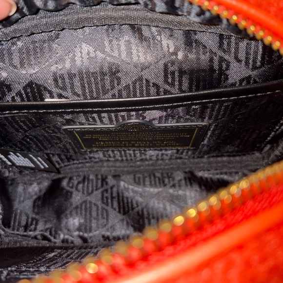 Kurt Geiger Fleece Camera Bag NWT - Picture 6 of 10